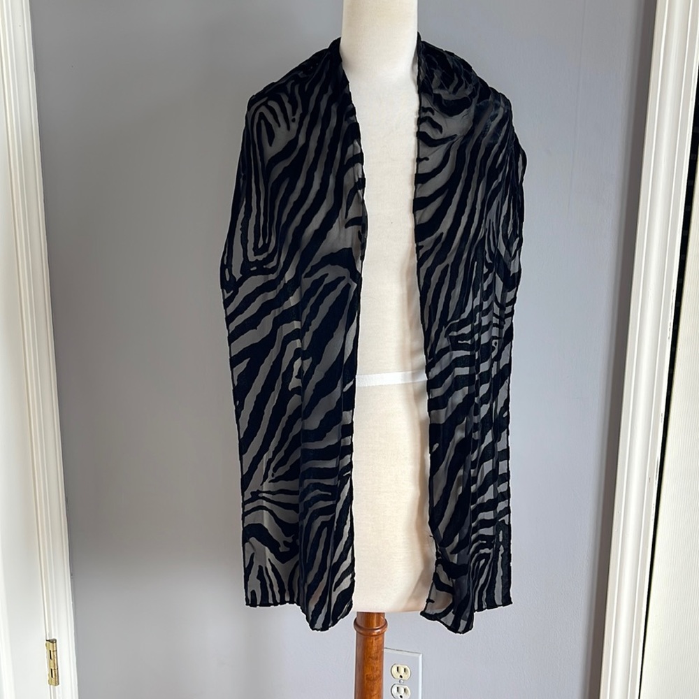 3 women’s scarves